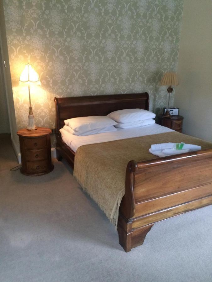 Hewitts Hotel And Restaurant Newport  Room photo